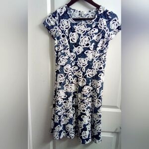 🍀Elegant Blue and White Floral Dress